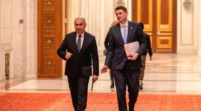 Premierul Bolojan, în şedinţa PNL: E greu să fii credibil, dacă ţii de cutiile de pantofi, penthouse-uri şi alte lucruri / PSD are nevoie de un PNL care să fie o anexă sau care să le fie arondat – SURSE