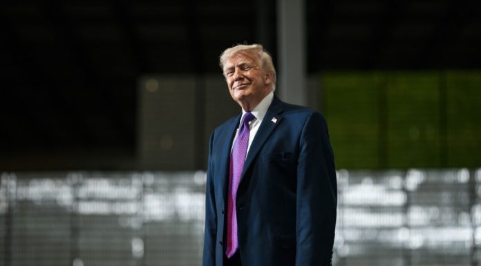Trump anunță că „un număr imens“ de petroliere goale se îndreaptă spre SUA pentru a se aproviziona cu petrol și gaze