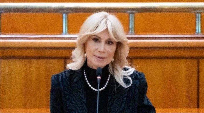 Raluca Turcan: PSD să guverneze, nu să demoleze / Greşeala recunoscută e pe jumătate iertată – Dragi colegi din PSD, veniţi-vă în fire! / PNL Sibiu, susţinere pentru Bolojan premier