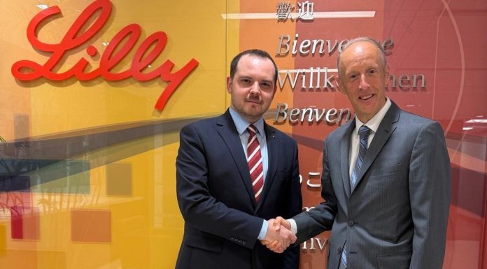 Ministrul Sănătăţii, discuţie cu John F. Steele, vicepreşedinte în cadrul Eli Lilly and Company / Rogobete: Fără investiţii private în cercetare şi fără parteneriate solide, sistemul de sănătate rămâne blocat în reacţie, nu în prevenţie