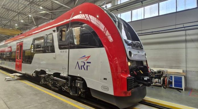 Ministerul Transporturilor a semnat contractele de finanțare pentru achiziția a 20 de rame electrice interregionale și 16 locomotive electrice. Pe ce rute vor circula