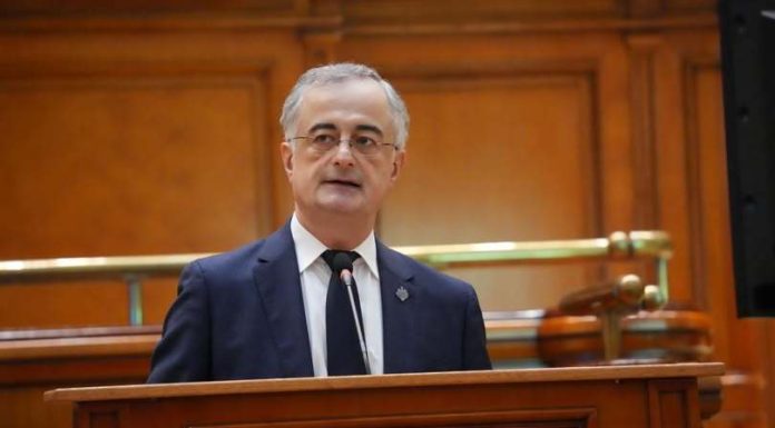 Gabriel Andronache (PNL) spune că există jurisprudenţă CCR cu privire la procedurile constituţionale, după perioada de după cele 45 de zile de interimat: Parlamentul se exprimă exclusiv pe propunerea de noi miniştri pe care o înaintează premierul