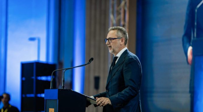 Motreanu (PNL), către PSD: Când dai jos un guvern, înseamnă că eşti pregătit să preiei responsabilitatea, nu să arunci ţara într-o criză / Dacă aveţi o majoritate, atunci aveţi şi obligaţia să veniţi cu soluţii, nu doar cu acuzaţii