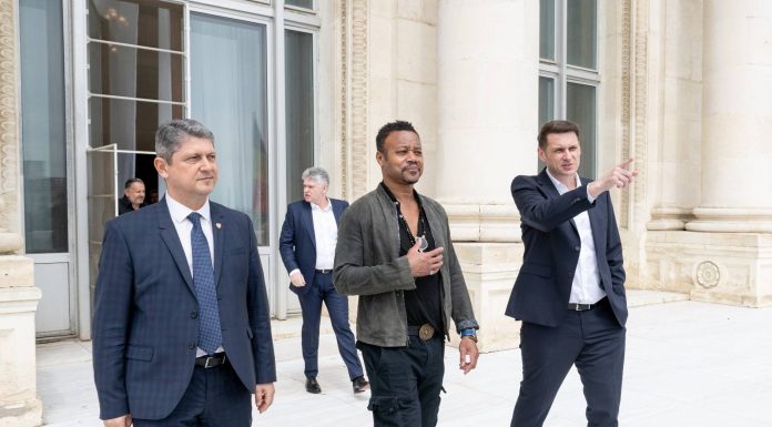 Actorul Cuba Gooding Jr, premiat cu Oscar, a vizitat Senatul României – FOTO
