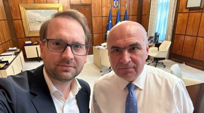 Dominic Fritz, reacție la alianța PSD-AUR împotriva Guvernului Bolojan: „Cele două partide sunt din același aluat”