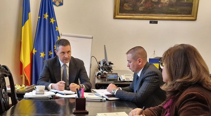 Tanczos Barna: Împreună cu partenerii de la ANSVSA, am agreat necesitatea unui control mult mai strict asupra mişcării animalelor. Reducerea riscului de răspândire a pestei porcine este prioritatea noastră zero pentru a proteja fermele româneşti