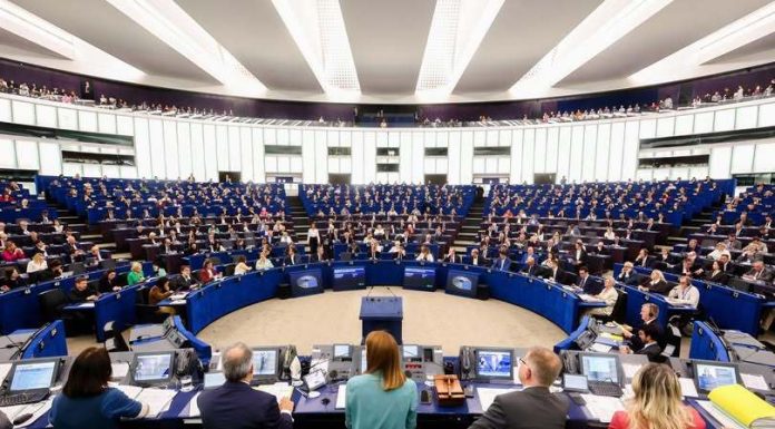 Virgil Popescu: Am votat în Parlamentul European rezoluţia prin care atragem atenţia asupra necesităţii unei protecţii sporite pentru companiile, locurile de muncă şi produsele din UE, în faţa concurenţei neloiale din partea ţărilor terţe