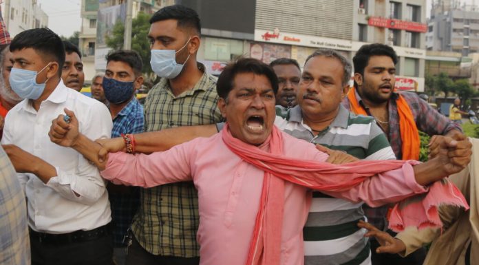 Milioane de alegători eliminați din liste înaintea alegerilor din India: acuzații de discriminare și „epurare electorală”