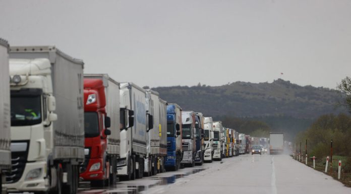 MAE avertizează transportatorii români: restricții pentru camioane în Slovenia