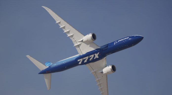 Compania aeriană Emirates își menține numărul redus de zboruri