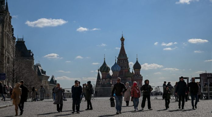 Liderul comuniștilor din Rusia avertizează Parlamentul asupra riscului unei revoluții din cauza problemelor economice