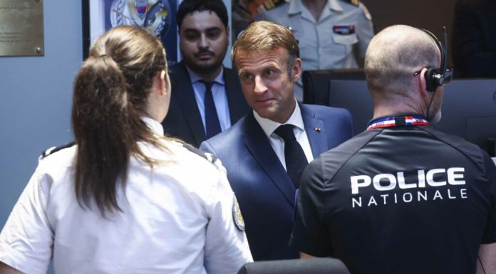 Criză la Paris: Poliția, oprită la Palatul Élysée într-o anchetă sensibilă pentru Emmanuel Macron