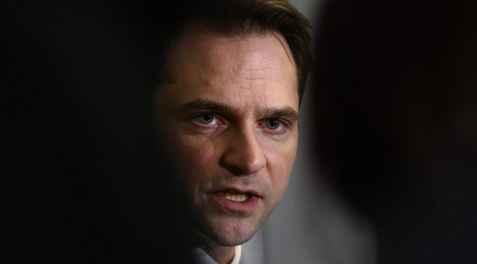 Fostul ministru al Energiei: Criza politică, sabotaj la adresa economiei și energiei. „România este cu cuțitul la os”