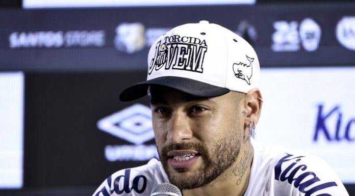 Neymar marchează din nou pentru Santos, încercând să revină în echipa Braziliei pentru Cupa Mondială