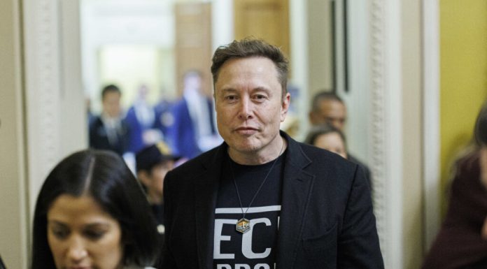 Elon Musk, convocat în Franța într-o anchetă privind conținut ilegal pe platforma X