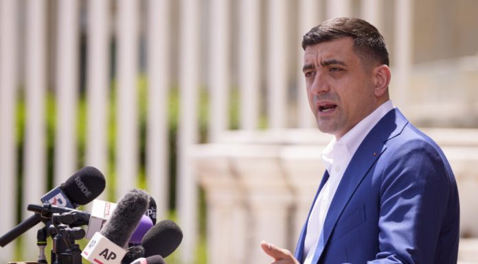 George Simion respinge acuzațiile lansate de Peter Magyar: „Probabil s-a îmbătat cu succesul electoral mult prea mare”