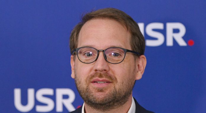 Fritz despre moțiune: „Reacțiile nu vor rămâne la nivel simbolic. Factura o vor plăti românii”