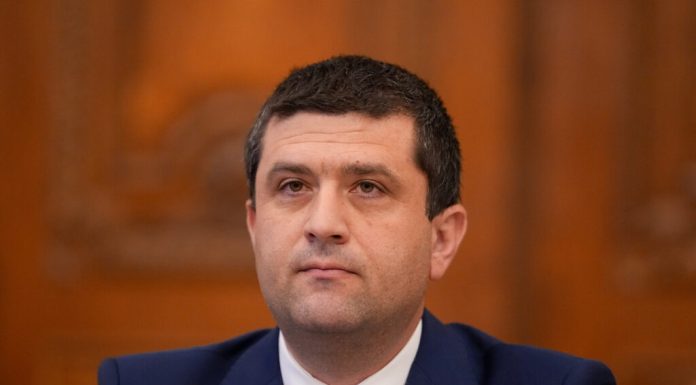 Radu Miruță: Cinci loturi de autostradă din A7 și A8 riscă să piardă finanțarea