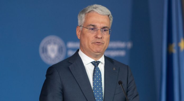 Criza politică din țară ar putea afecta plata pensiilor și a salariilor? Ce spune ministrul interimar al Muncii