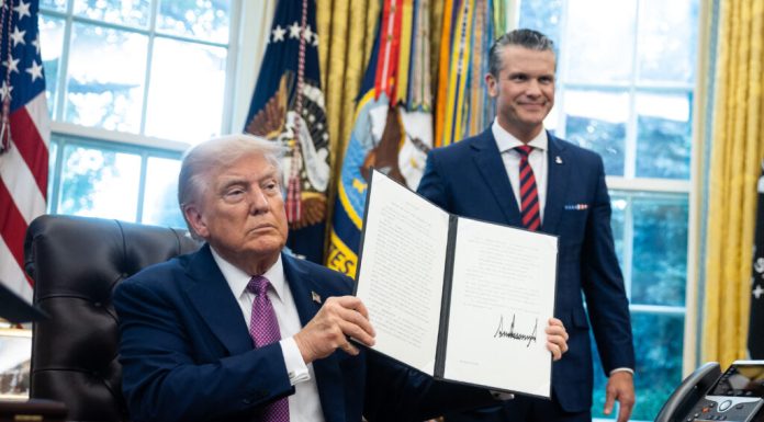 Trump a semnat un ordin pentru accelerarea revizuirii drogurilor psihedelice