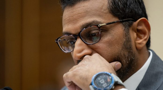 Șeful FBI, vizat de acuzații privind consumul de alcool și managementul agenției. Cum a reacționat Kash Patel