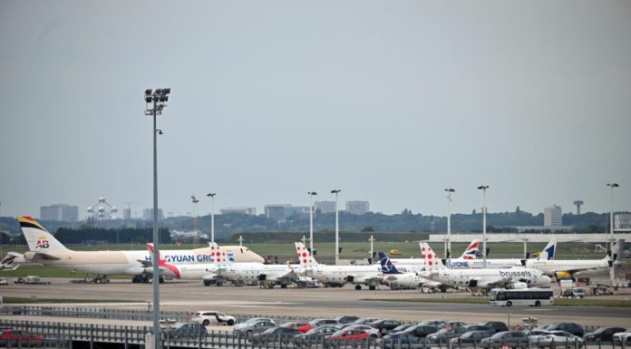 Europa s-ar putea confrunta în câteva săptămâni cu o penurie de combustibil pentru avioane