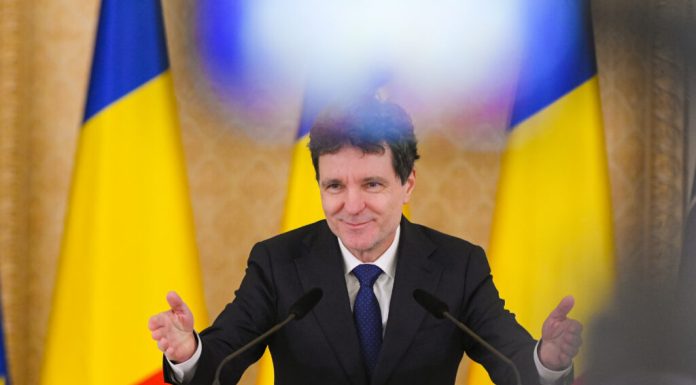 Nicușor Dan, prima luare de poziție după demisiile miniștrilor PSD din Guvernul Bolojan: „Eu sunt mediatorul”. Ce răspunde președintele, întrebat dacă Ilie Bolojan a performat ca premier. Evoluții așteptate săptămâna viitoare