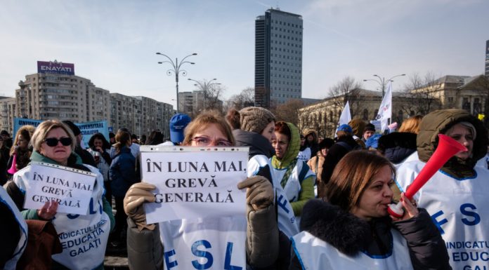 Sindicaliștii din învățământ protestează în fața Ministerului Educației. Ce nemulțumiri au