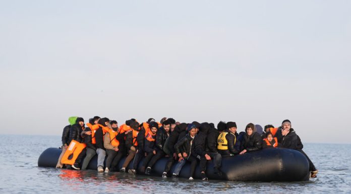 O barcă cu 250 de refugiați la bord s-a răsturnat în Marea Andaman