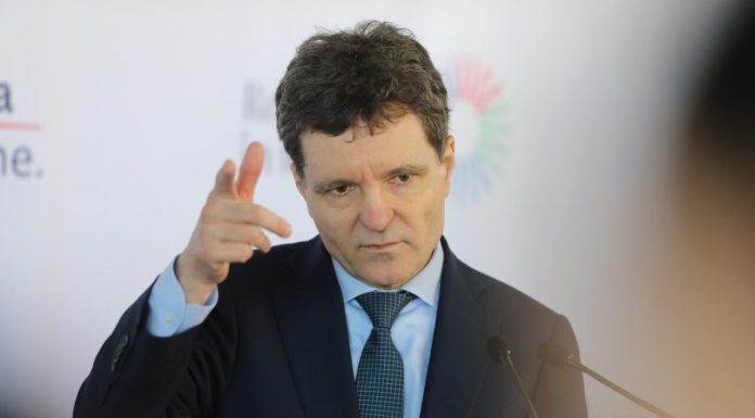 Nicușor Dan a semnat demisiile miniștrilor PSD și a chemat partidele din coaliție la consultări luni la prima oră. Ce vrea să le transmită