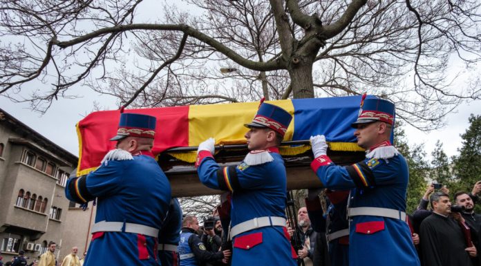 UPDATE: Mircea Lucescu a fost înmormântat cu onoruri militare la Cimitirul Bellu