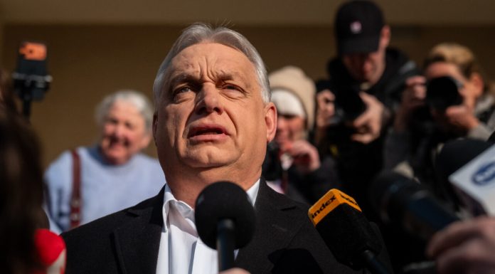 Orban, primul mesaj pe Facebook după înfrângerea din alegeri: „Să ne reorganizăm”