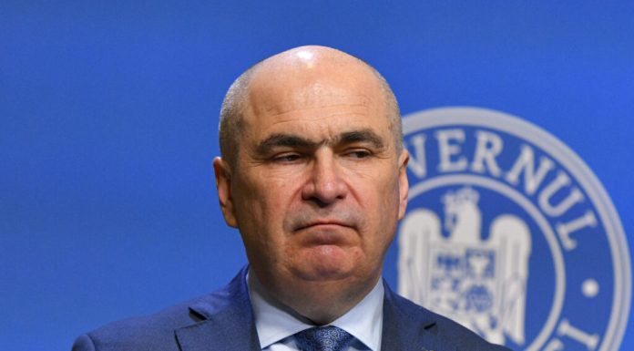 Politico: Socialiștii români și extrema dreaptă dezvăluie un plan de demitere a prim-ministrului