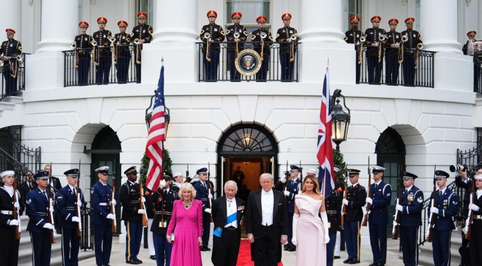 Dineu la Casa Albă în onoarea Regelui Charles. Cum a arătat cea mai elegantă seară de la reședința președintelui Trump