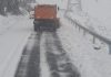 Ninsoare pe mai multe șosele din România. Utilajele de deszăpezire au fost scoase pe traseu