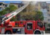Incendiu puternic într-un bloc din Craiova. Mai mulți locatari au fost evacuați