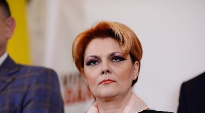 ”Ştiu că ar fi frumos”. Lia Olguţa Vasilescu neagă că ar fi cerut demisia lui Sorin Grindeanu de la şefia Camerei Deputaţilor