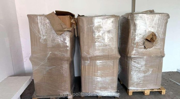 Captură uriașă la Giurgiu. Peste o tonă de tutun ilegal a fost descoperită într-o dubă