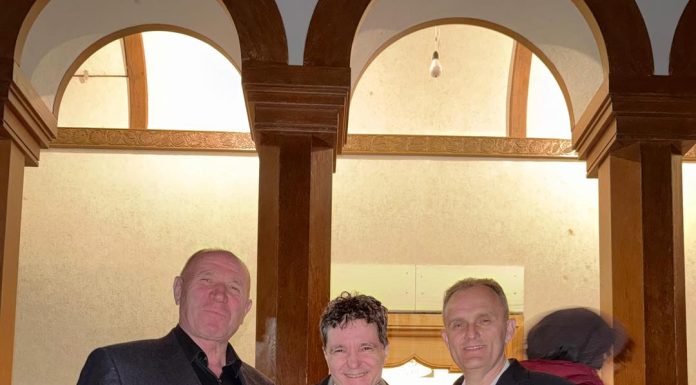 Nicușor Dan, prezent la Mănăstirea Cornu în Vinerea Mare, alături de primarul localității și președintele CJ Prahova, membri PSD