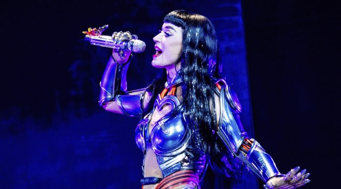Cântăreața Katy Perry, acuzată de agresiune sexuală: poliția investighează fapte din urmă cu 16 ani. Cine este presupusa victimă
