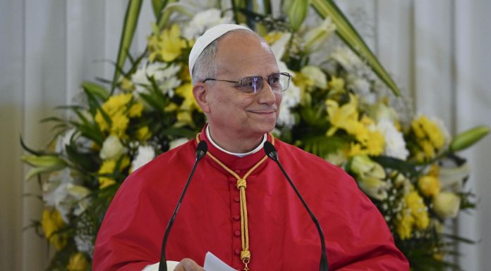 Îndemnul papei Leon în Camerun, la o liturghie la care au participat 120.000 de persoane: „Respingeți orice formă de abuz sau violență”