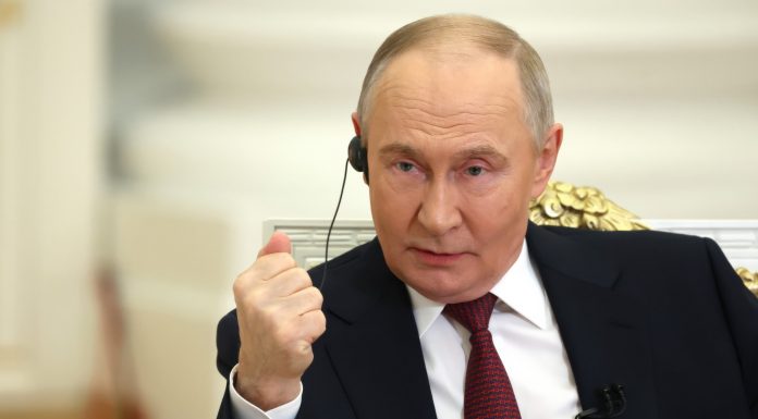 Putin justifică restricțiile internetului în Rusia: „Infractorii aud și văd totul”
