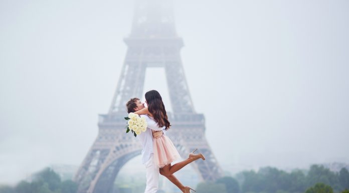 Franța elimină „obligația conjugală”: Senatul stabilește că mariajul nu impune relații sexuale