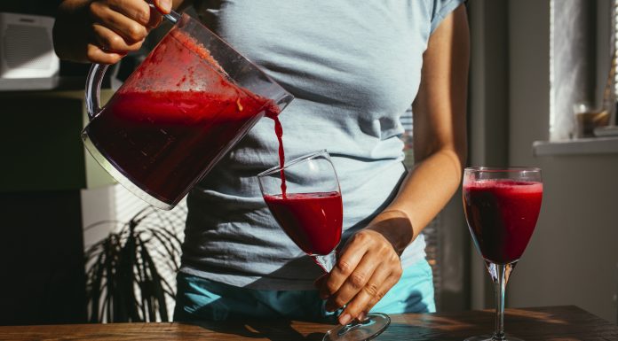 Băutura naturală care reduce tensiunea arterială și susține sănătatea inimii. Specialiștii explică ce cantitate poți consuma zilnic