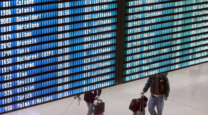 Sute de zboruri au fost anulate marți în Germania, din cauza grevei piloților de la Lufthansa