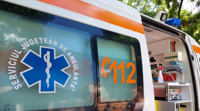 Accident grav în Buzău între o autospecială de poliție și un camion. Un polițist și un jandarm au ajuns la spital