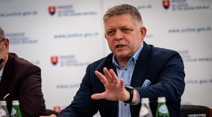 Care sunt țările care blochează zborul lui Robert Fico spre Moscova pentru a participa la parada lui Putin
