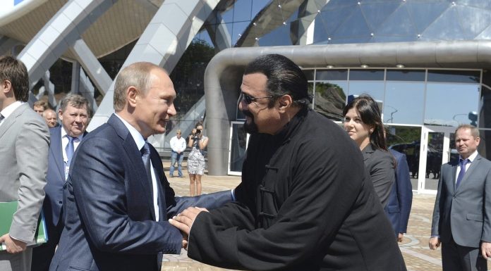 De pe platourile de filmare, în dosare penale: Ucraina îl menționează pe Steven Seagal într-un caz de contrabandă. Care sunt acuzațiile