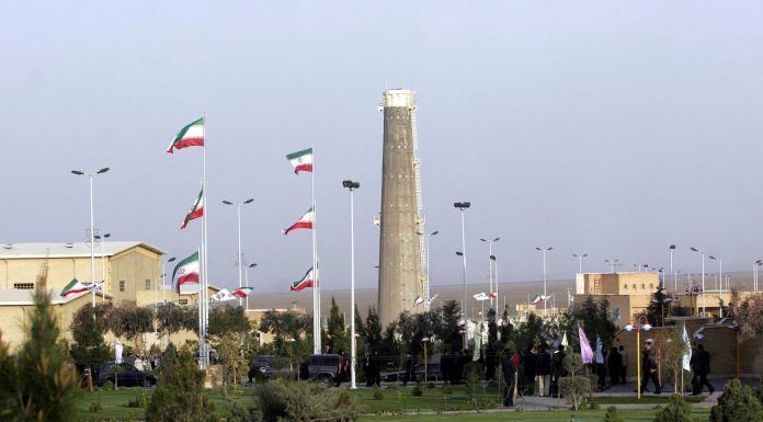 Rusia insistă că poate ajuta Iranul să scoată uraniul îmbogăţit din țară: „Propunerea noastră rămâne pe masă”