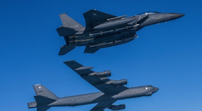 Două avioane de vânătoare s-au ciocnit în zbor, în Coreea de Sud, din cauza piloților care făceau fotografii